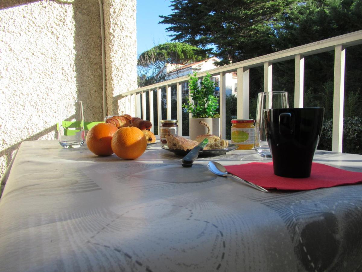 Studio en bord de mer Saint-Cyr-sur-Mer Buitenkant foto